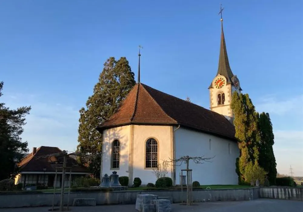 Kirche Fr&uuml;hling (Foto: Tanja Fahrni)