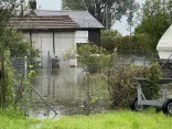 Haus in L&uuml;scherz vom Bielerseewasser &uuml;berschwemmt, 15.7.21 (Foto: Ueli von K&auml;nel)