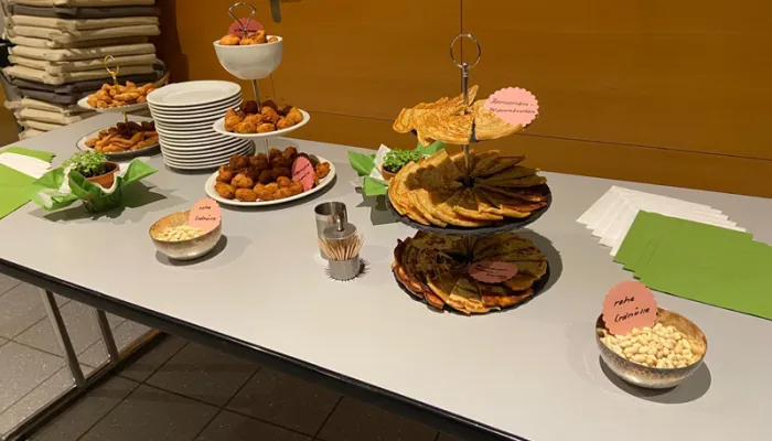 26.03.06 Foto WGT Buffet Nigeria (Foto: Veronika Berger) 26.03.06 Foto WGT Buffet Nigeria (Foto: Veronika Berger)