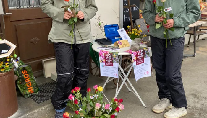 26.03.14 Bild Rosenverkauf (Foto: Veronika Berger) 26.03.14 Bild Rosenverkauf (Foto: Veronika Berger)